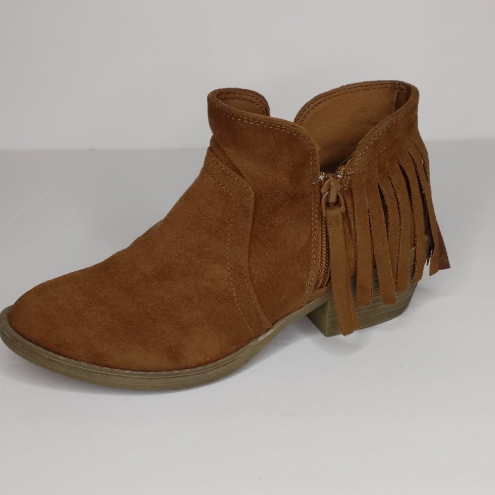 Sey Esteem Fringe Booties Size 6M Saddle Color
